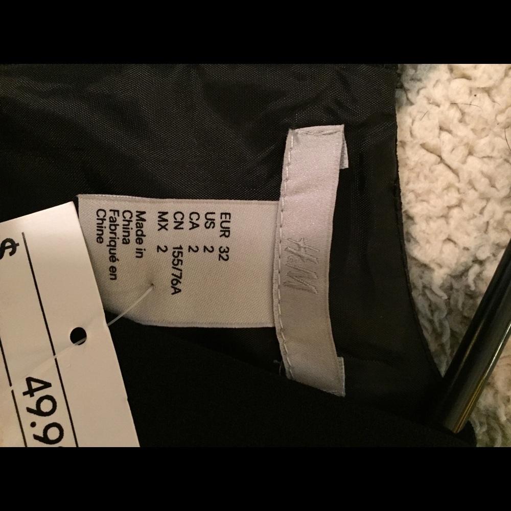 New with tags H&M career dress - Picture 3 of 4